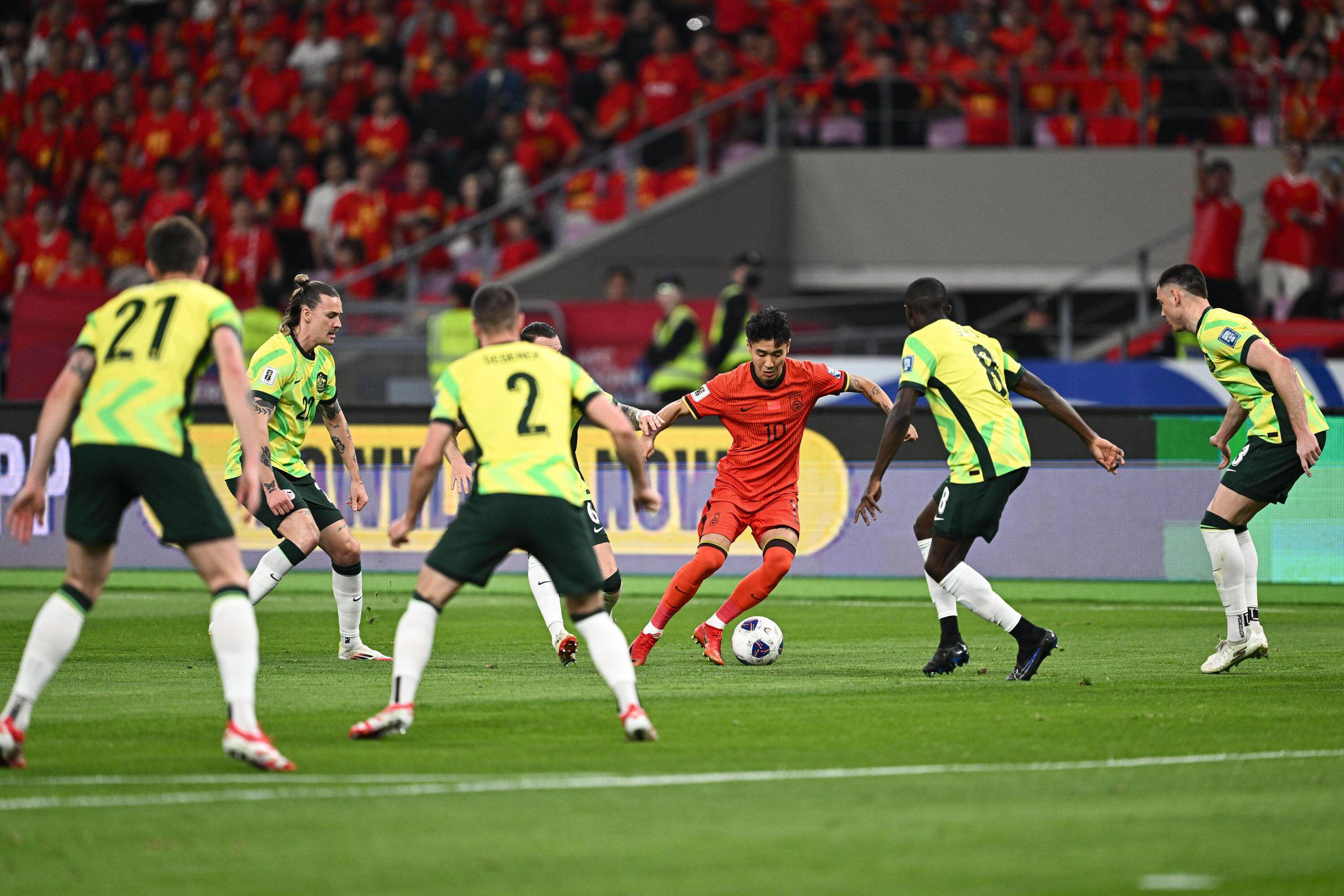 开云平台-包含穿越障碍！世界体育赛事中的惊险瞬间，掌声雷动的词条