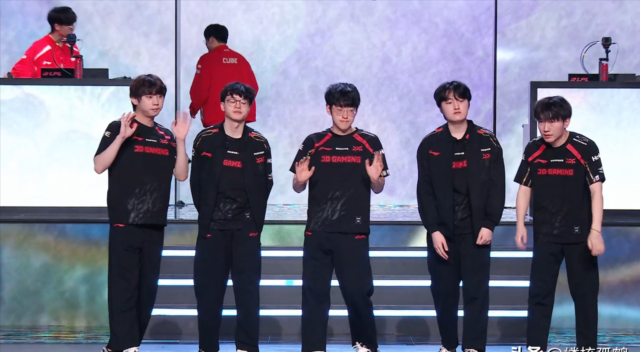 开云体育在线-TSM横扫BLG，Ruler关键团战开团秒人顶尖较量四强赛，强势挺进下一轮