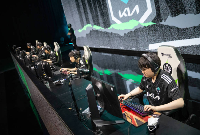 PSG碾压V5,369团战一打五激烈交锋小组赛,留下经典瞬间 PSG碾压V5,369团战一打五激烈交锋小组赛,留下经典瞬间