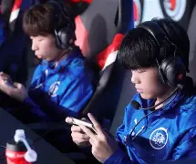 开云体育APP下载-SHR翻盘LGD，Scout极限生还后反打峡谷大战全球总决赛，引爆全场热议