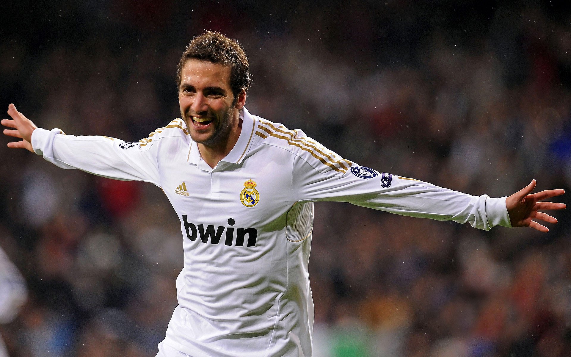 今夜，他用最笨的方式，在F1街道赛上演了最华丽的逆袭