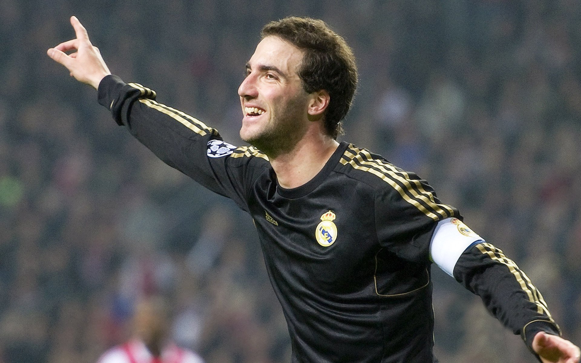 惊天逆转！日本劲旅客场翻盘阿森纳，阿尔瓦雷斯赛后评分满分引爆舆论